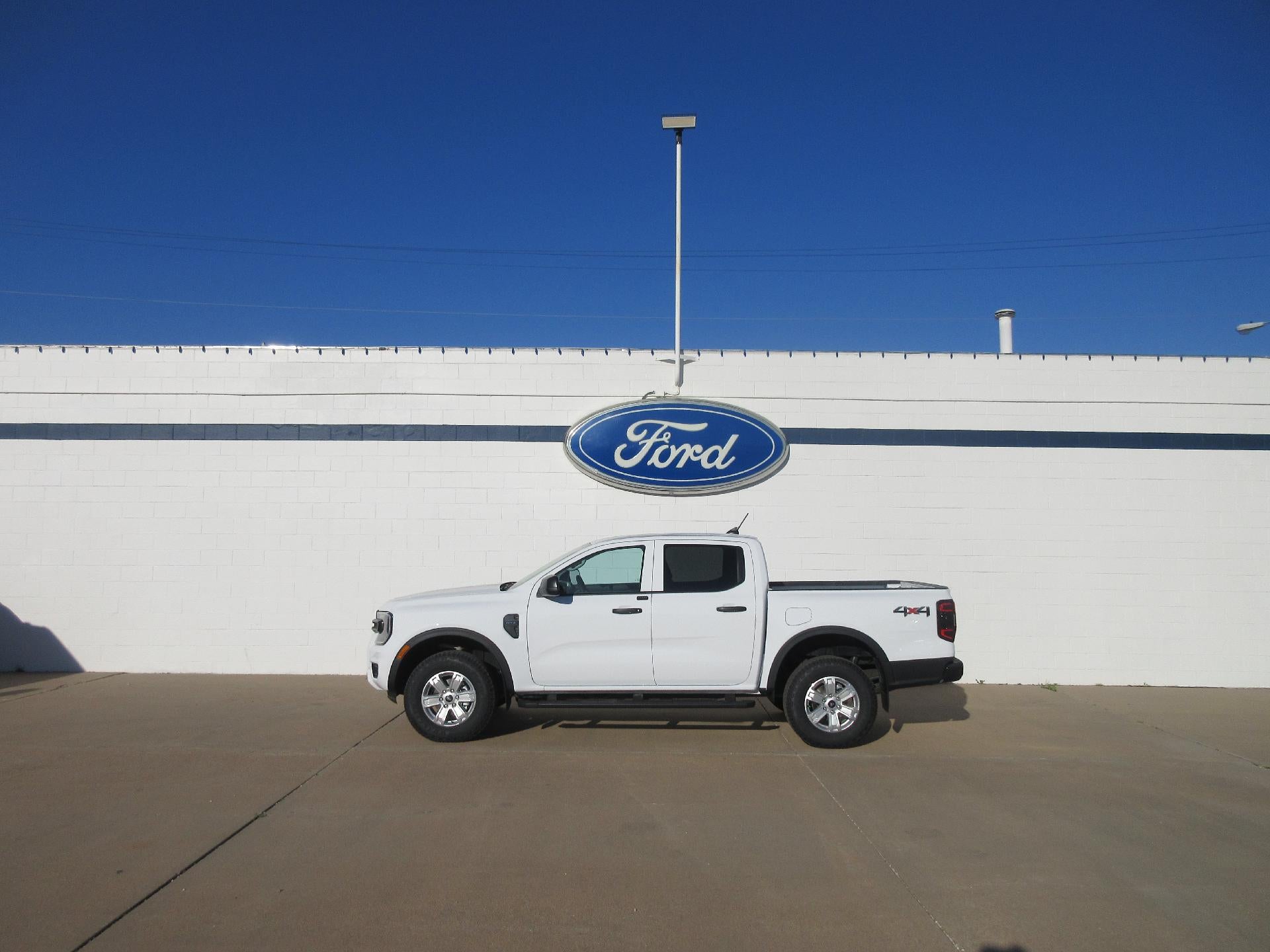 2026 Ford Ranger XL 4WD SuperCrew 5' Box in Oxford White — front three-quarter view
