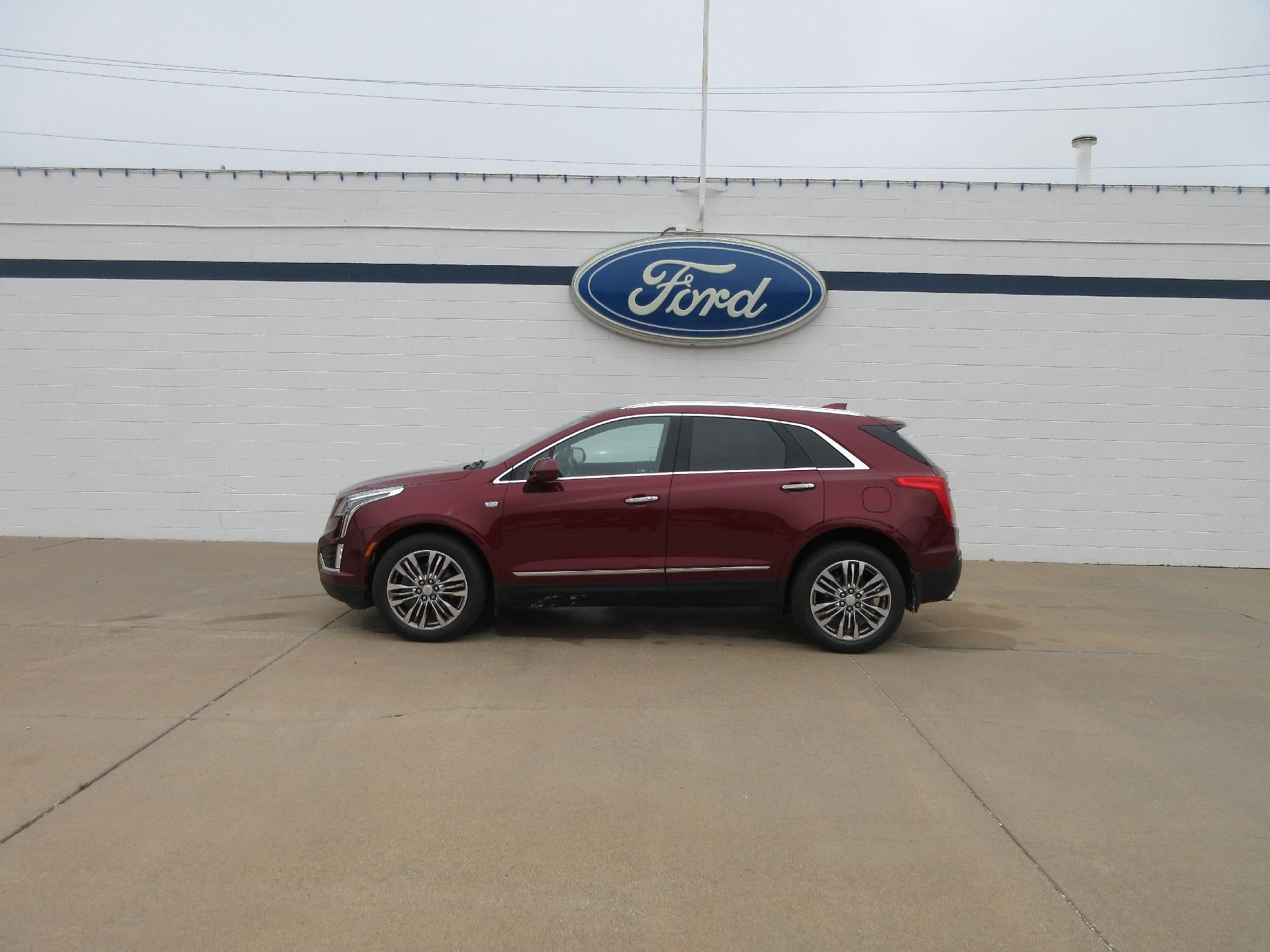 2018 Cadillac XT5 AWD 4dr Premium Luxury in Red Passion Tintcoat — front three-quarter view