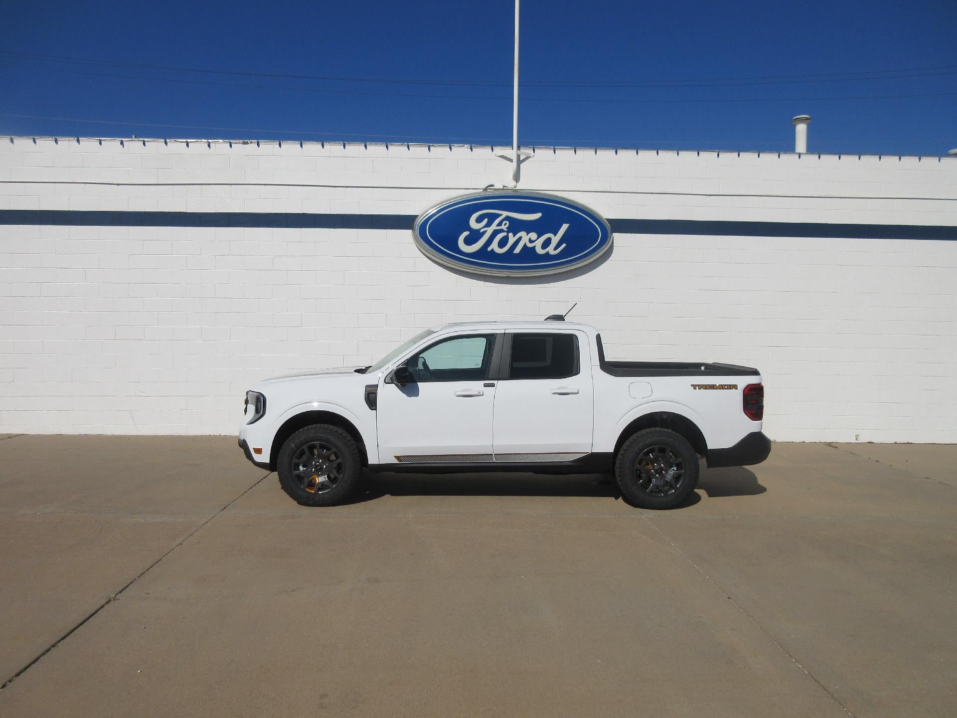 2026 Ford Maverick Tremor AWD SuperCrew in Oxford White — front three-quarter view
